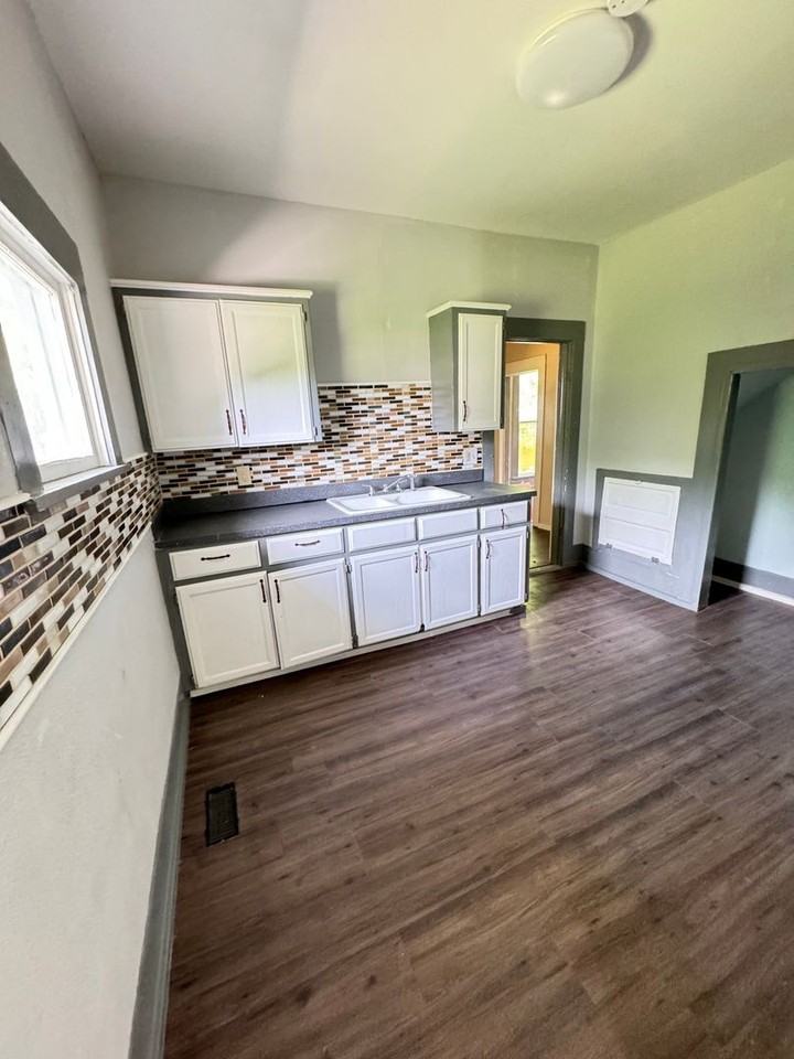 208 B St Sw - Photo 7 of 12
