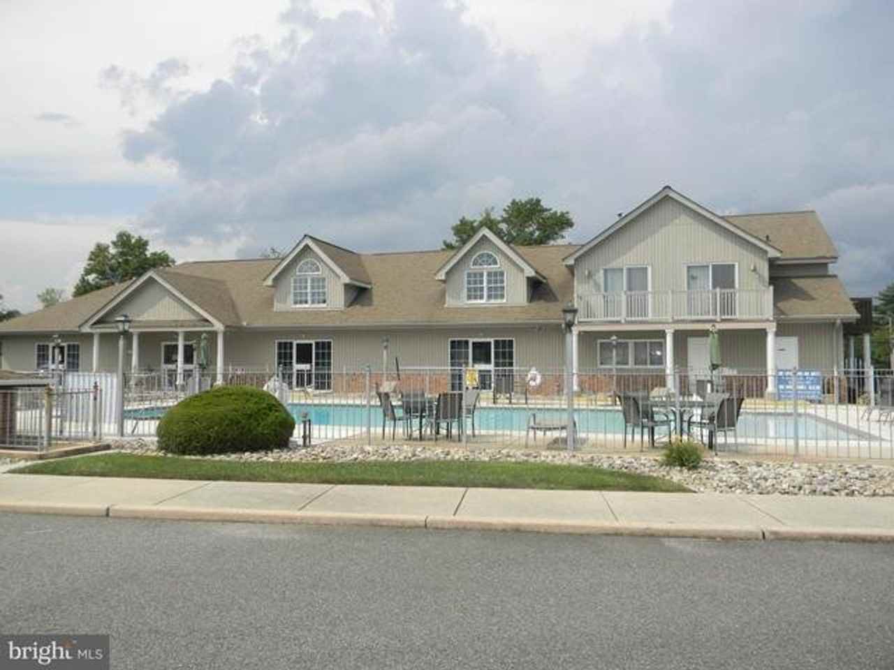 Harlen Court Rentals - Photo 7 of 50