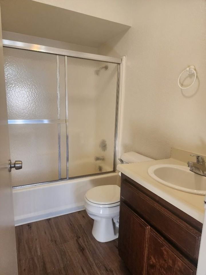 2323 Chester Ln #09 - Photo 3 of 7