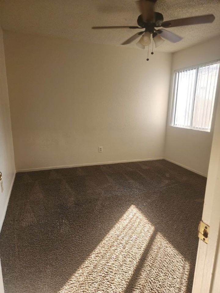 2323 Chester Ln #09 - Photo 4 of 7