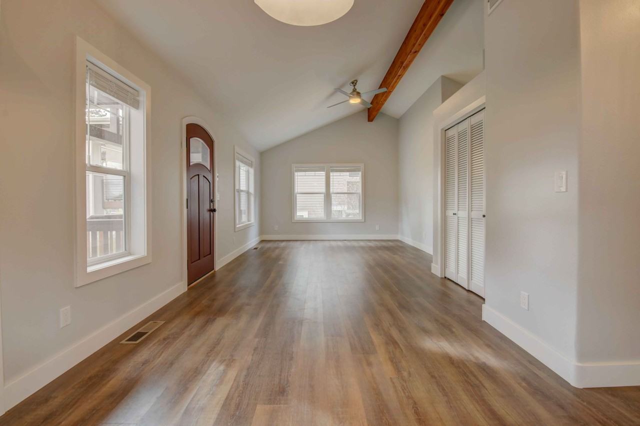 1020 Nw Portland Ave - Photo 5 of 18