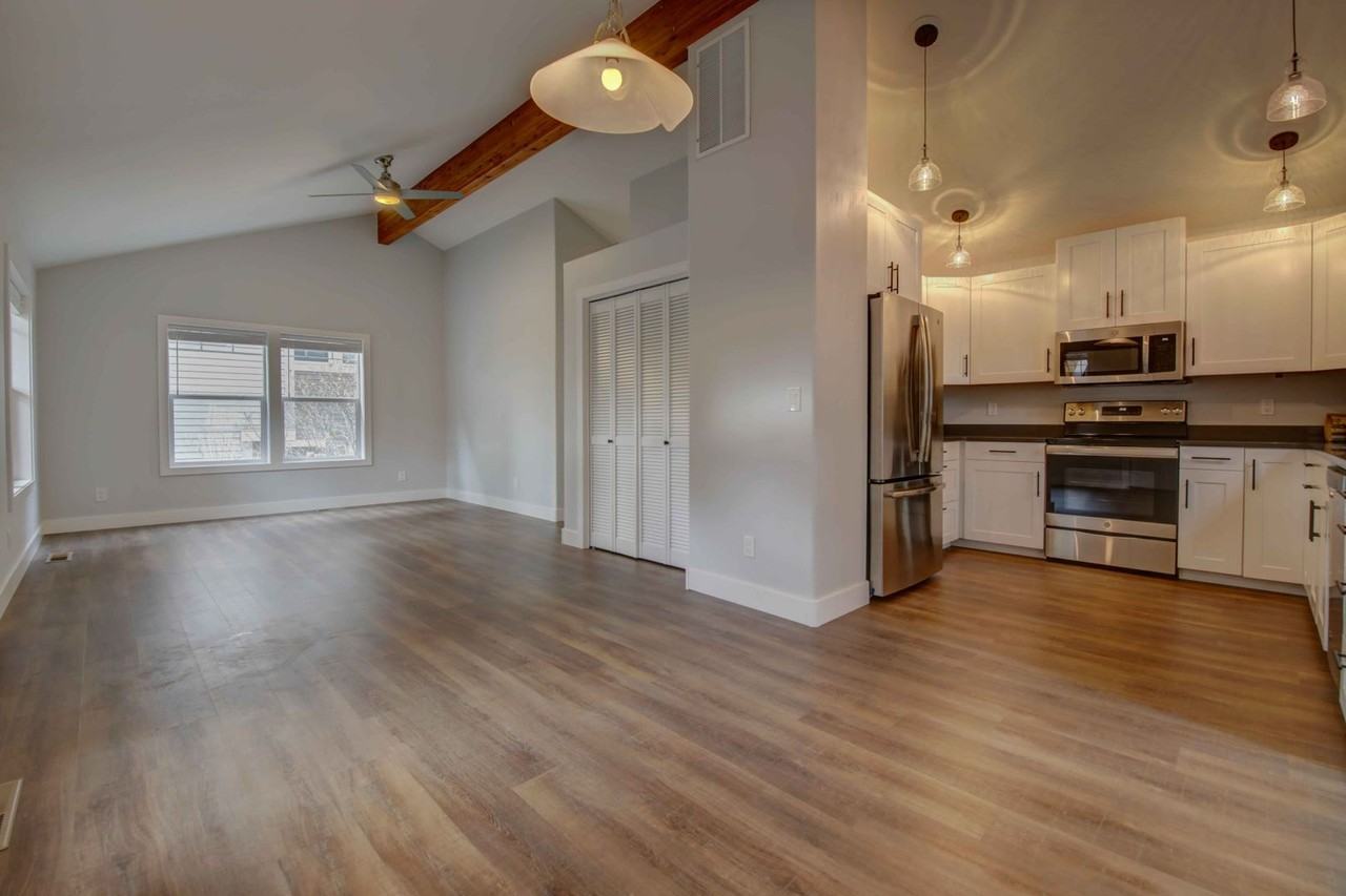 1020 Nw Portland Ave - Photo 6 of 18