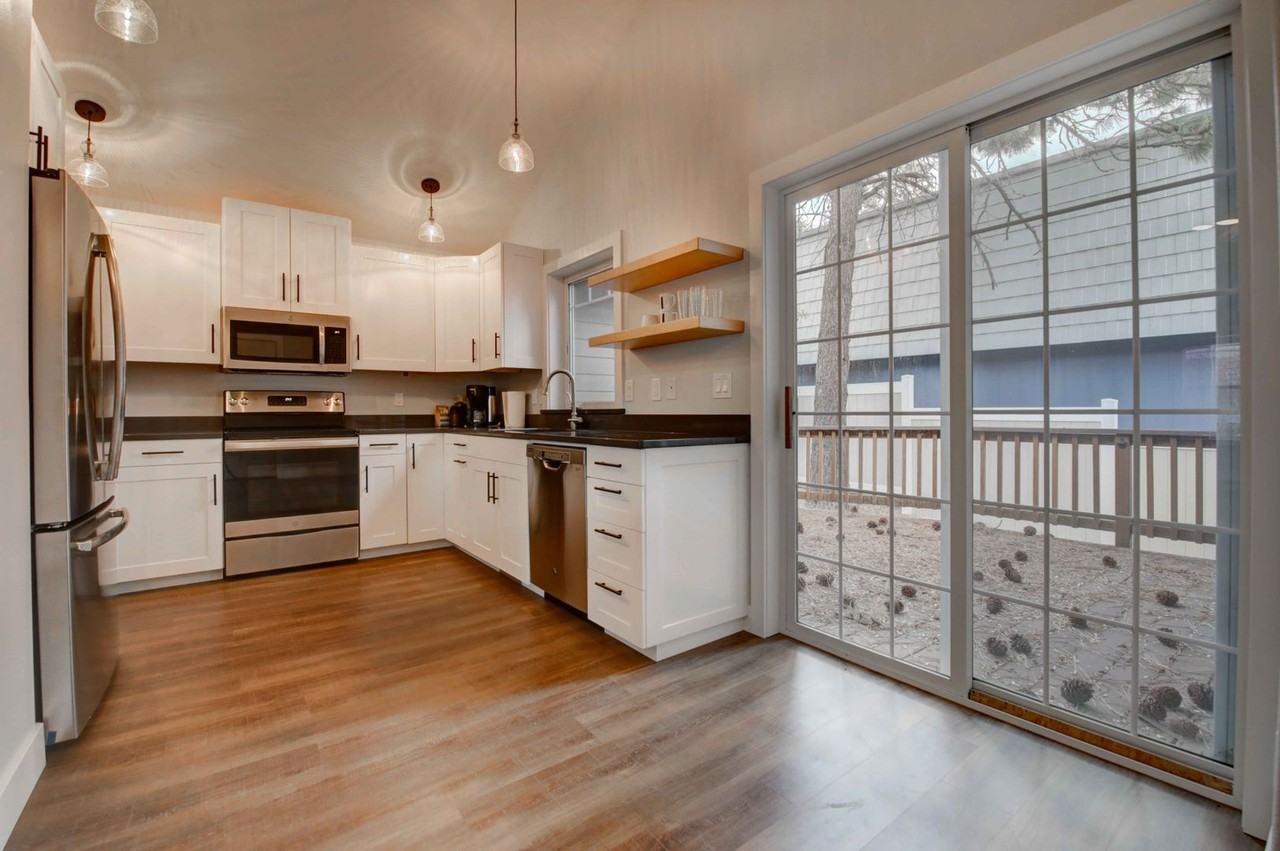1020 Nw Portland Ave - Photo 7 of 18