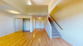 2747au - Photo 1 of 1