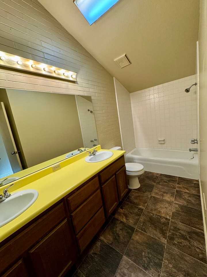 2220 N 200 E - Photo 7 of 14