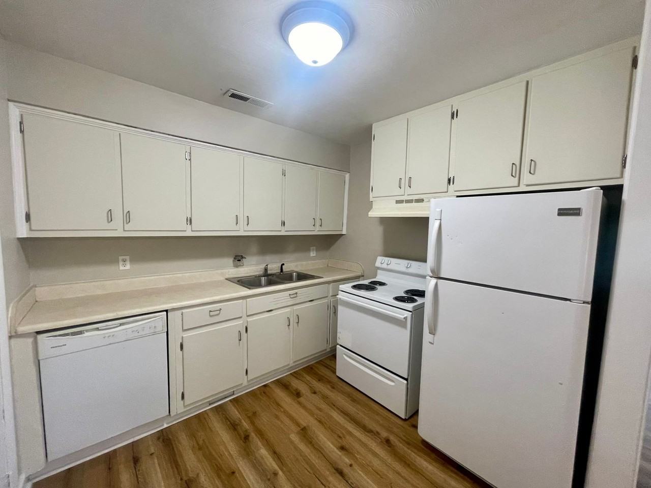 132 Daniel St Sw - Photo 4 of 8