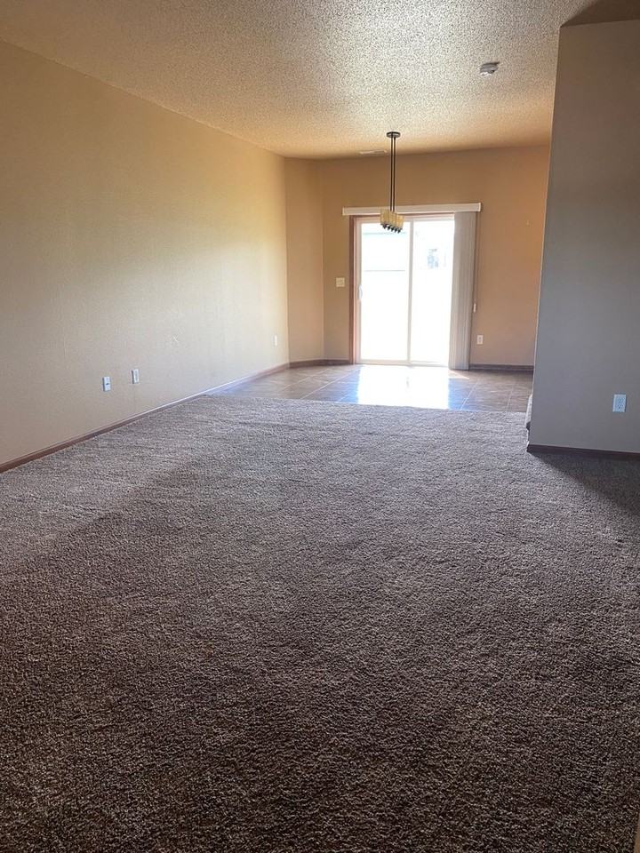 1261 15th St W - Photo 6 of 15