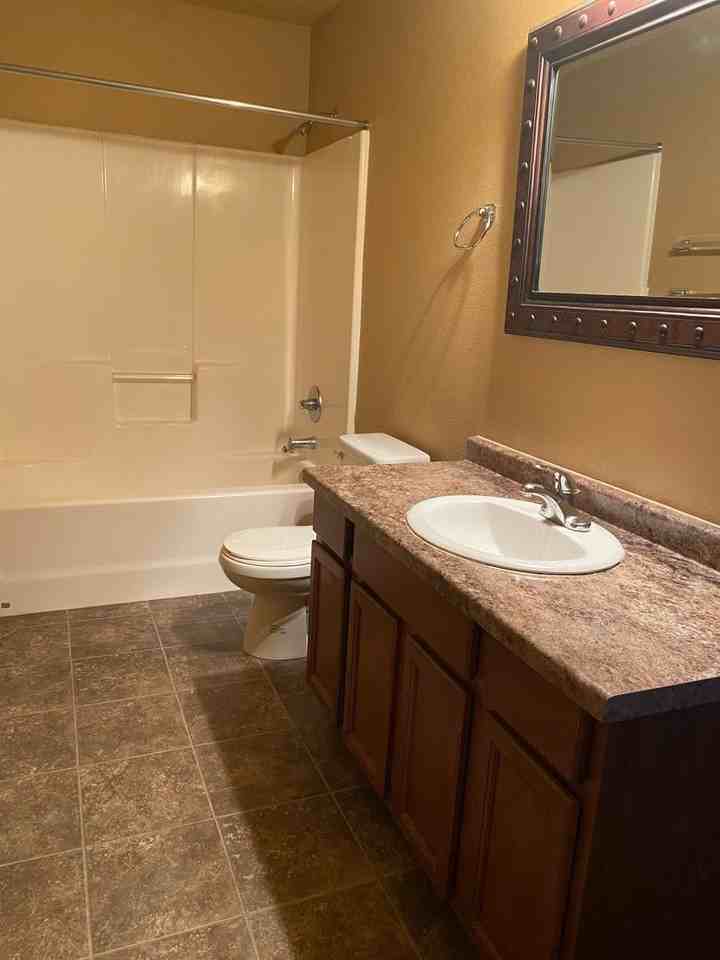 1261 15th St W - Photo 2 of 15