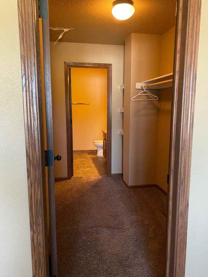 1261 15th St W - Photo 4 of 15