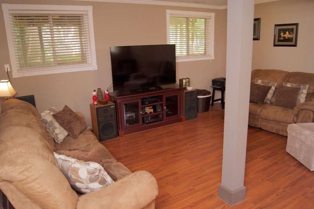 128 Magnolia Ct - Photo 3 of 6