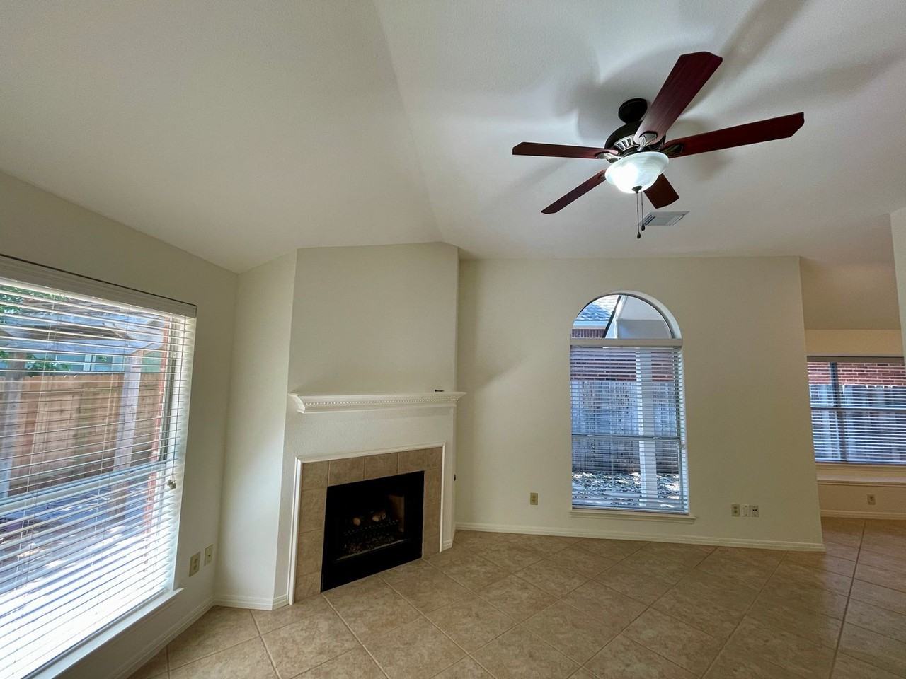 8503 Portage Cv - Photo 3 of 37