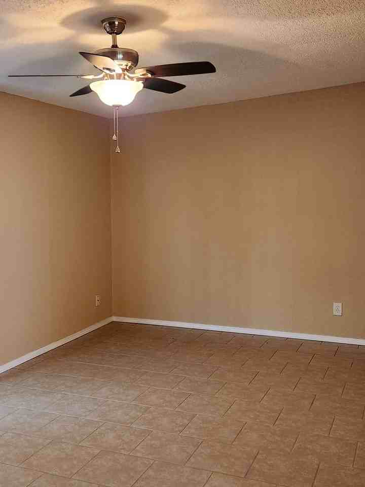 1010 Marcella St Ne - Photo 3 of 16