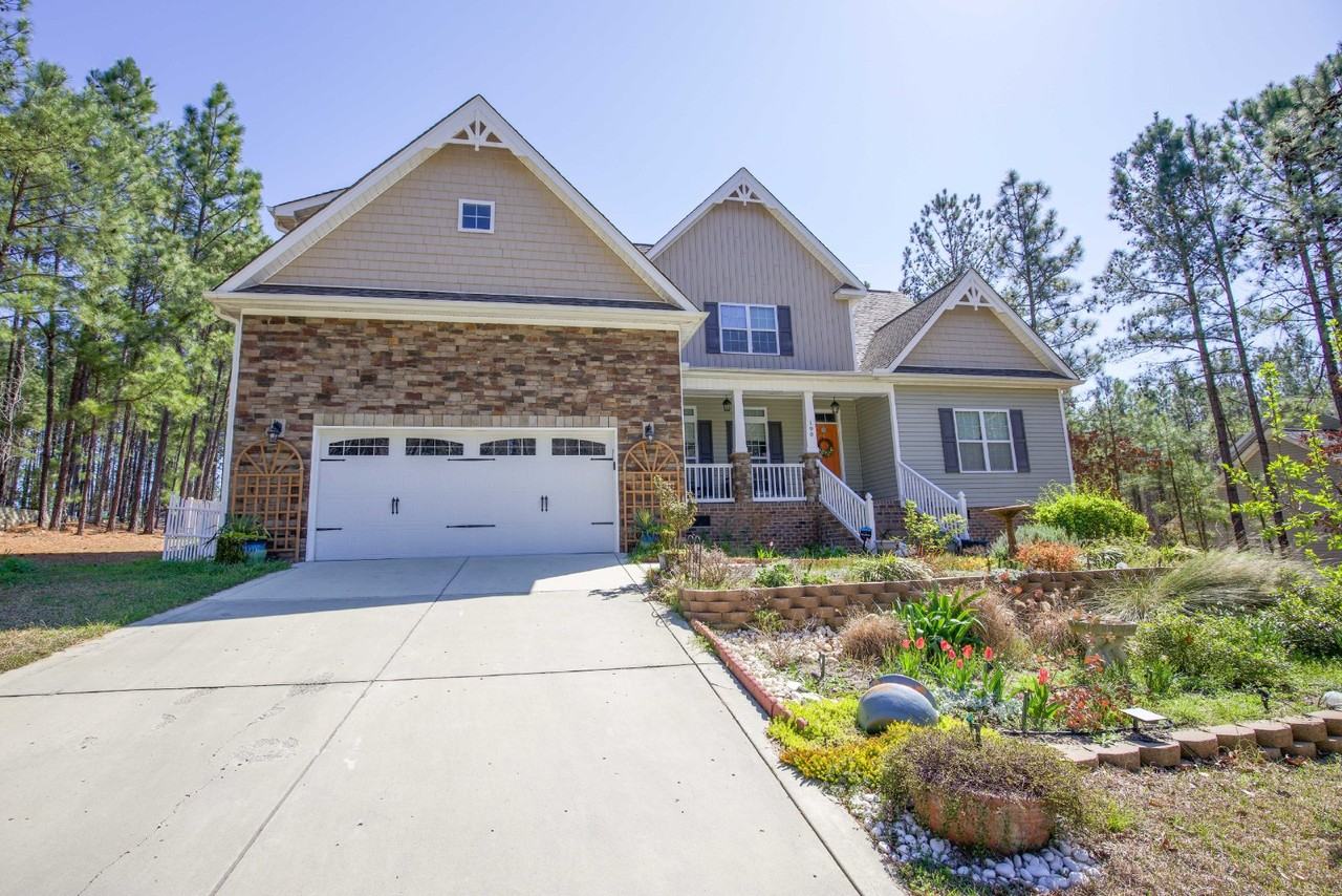 190 Dicks Hill Rd - Photo 2 of 50