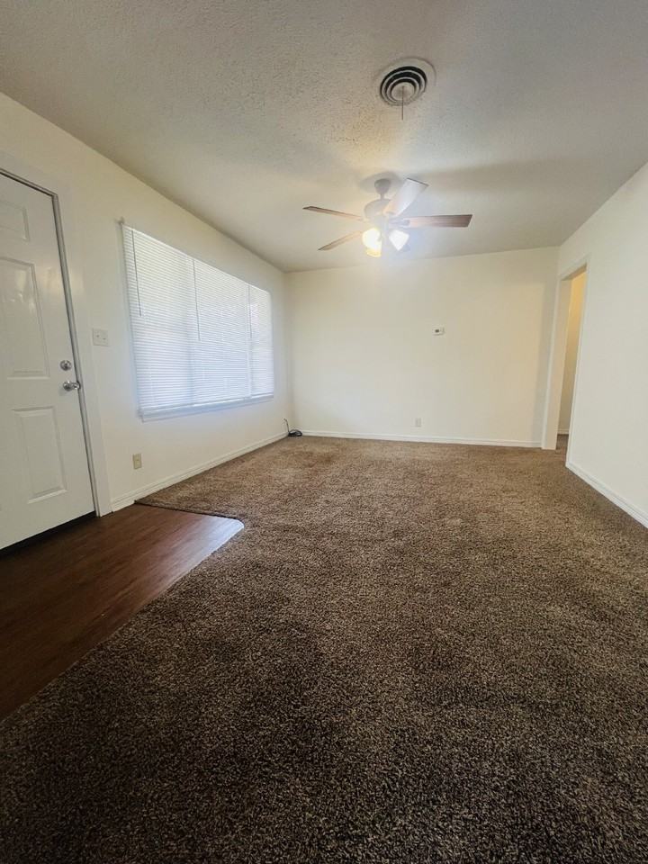 610 N 15th St - Photo 3 of 11