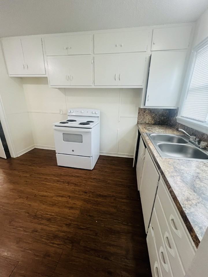 610 N 15th St - Photo 7 of 11