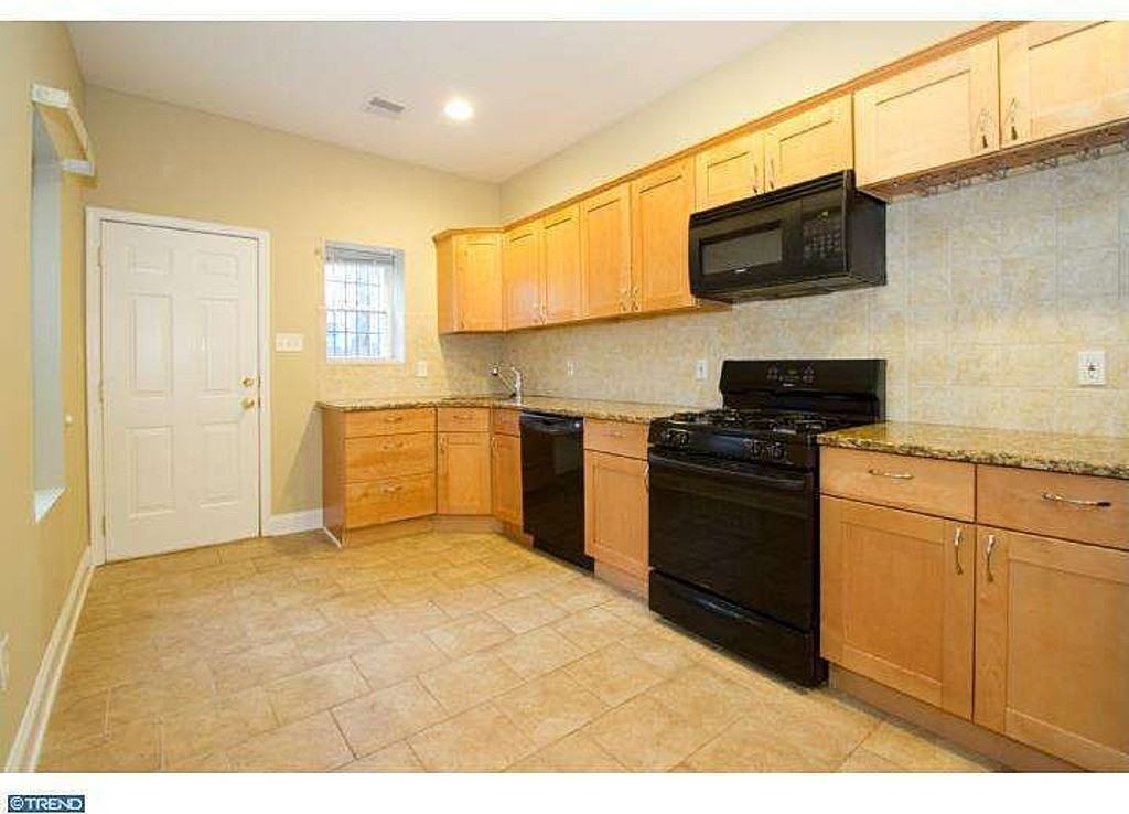 1839 Christian St - Photo 5 of 22