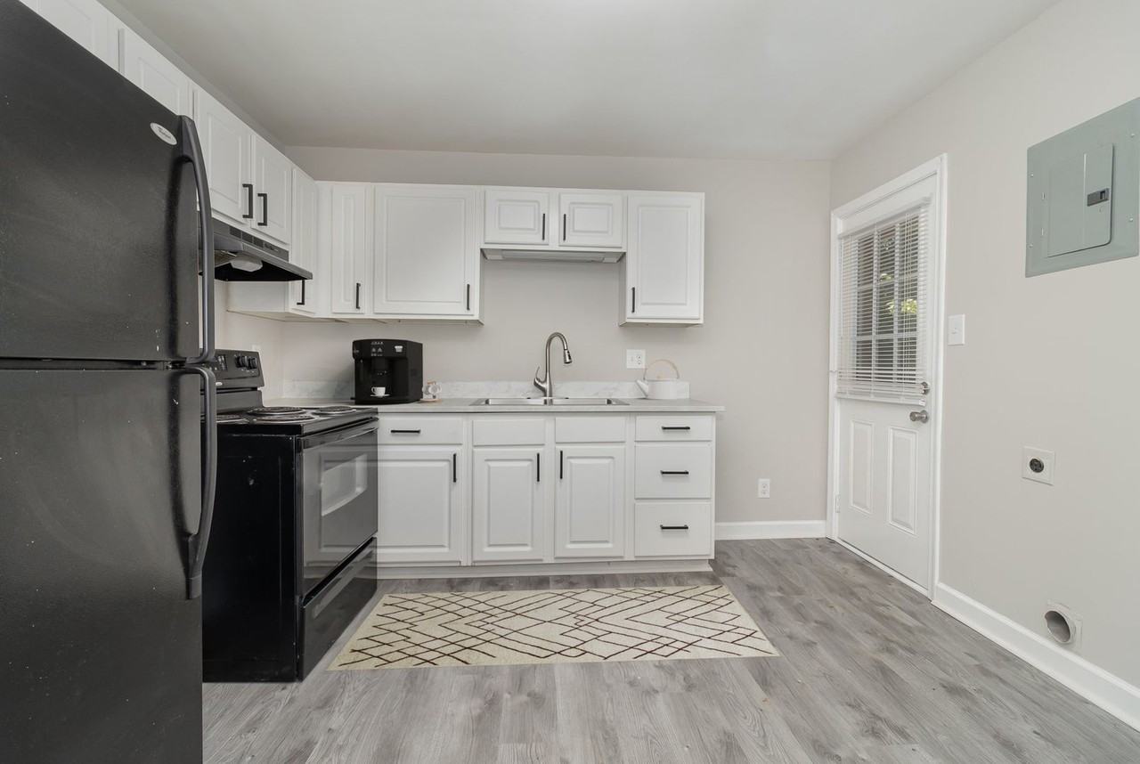 2833 Teakwood Ct #2833C - Photo 3 of 26