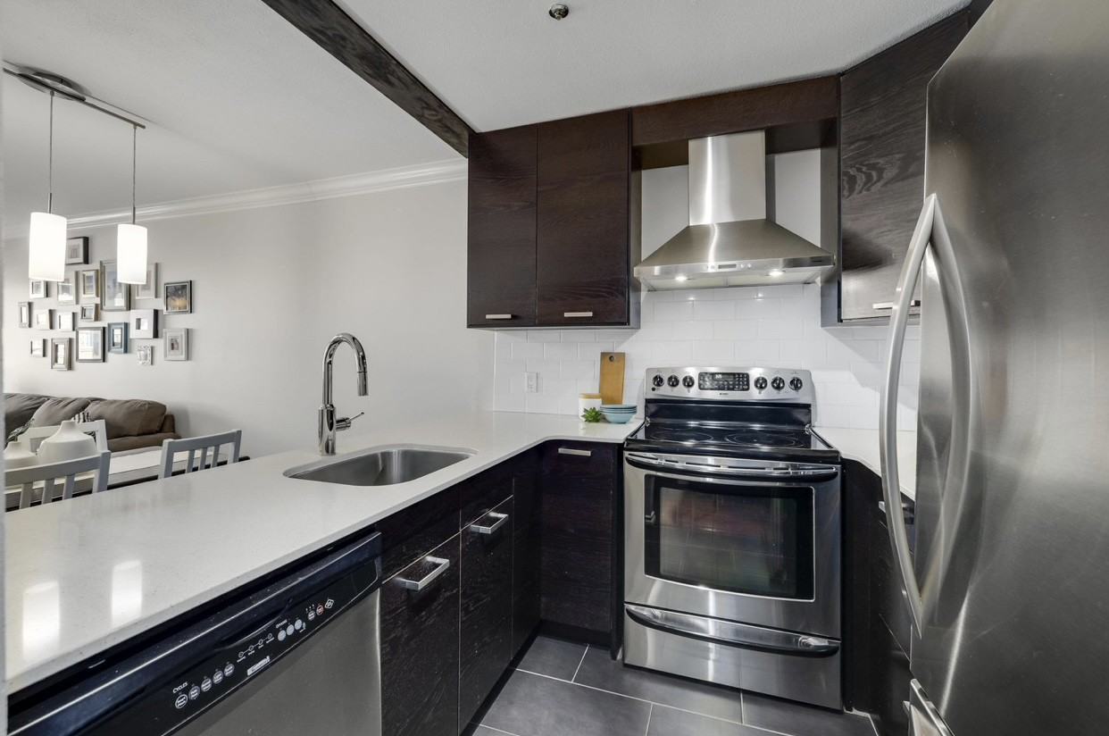 883 W 15th Ave - Photo 4 of 20