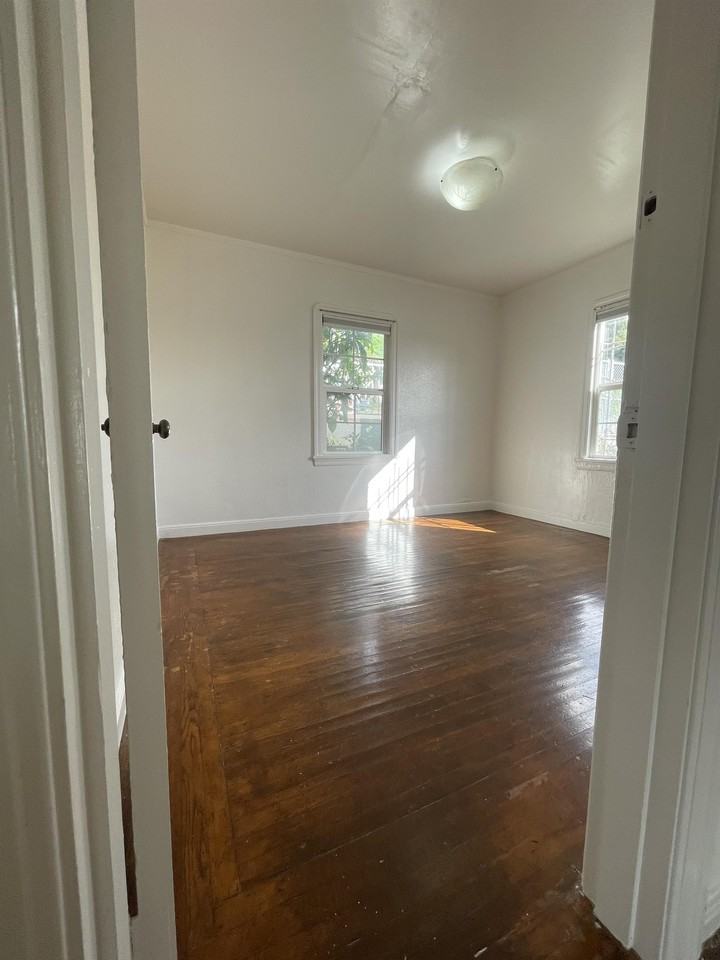 8653 Thermal Ave #B - Photo 5 of 24