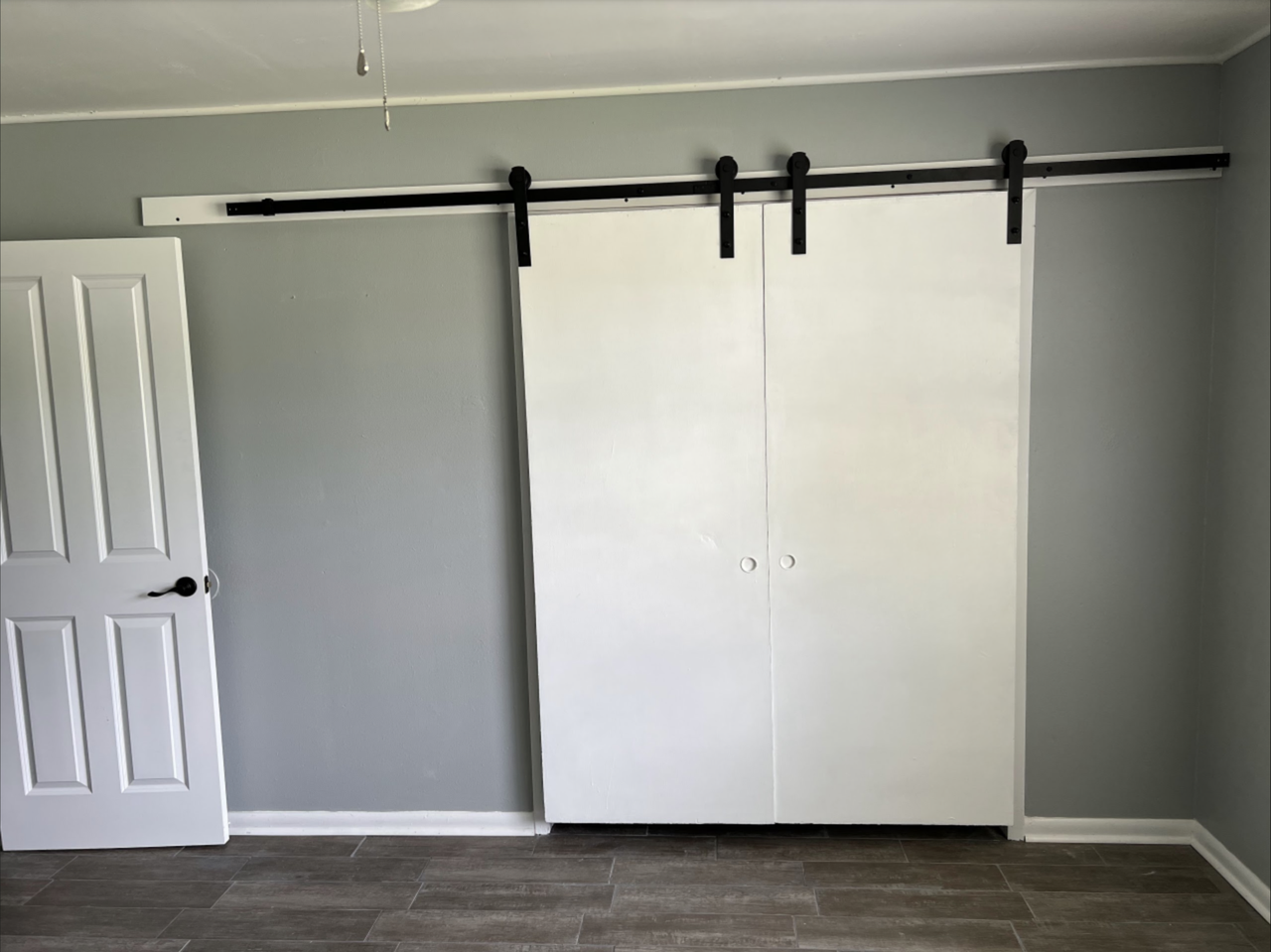 305 East Walnut Avenue - Photo 3 of 9