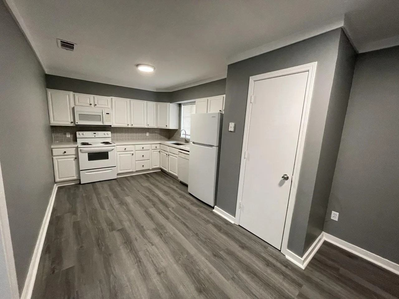 709 Quinn St - Photo 3 of 11