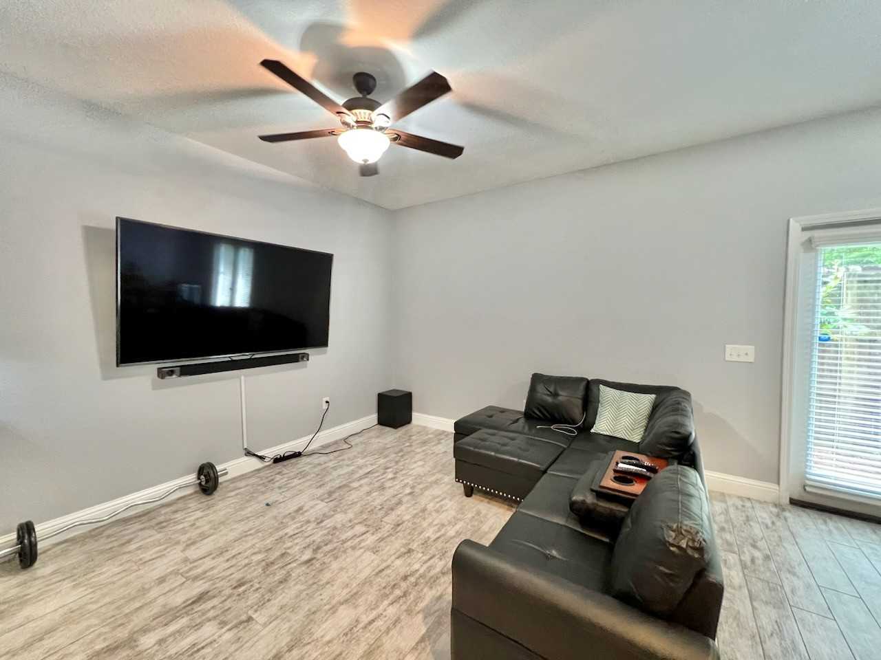 2100 Pomegranate Ct #1 - Photo 5 of 20