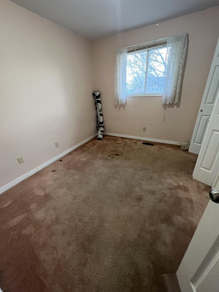 641 Fortye Dr #1 - Photo 2 of 7