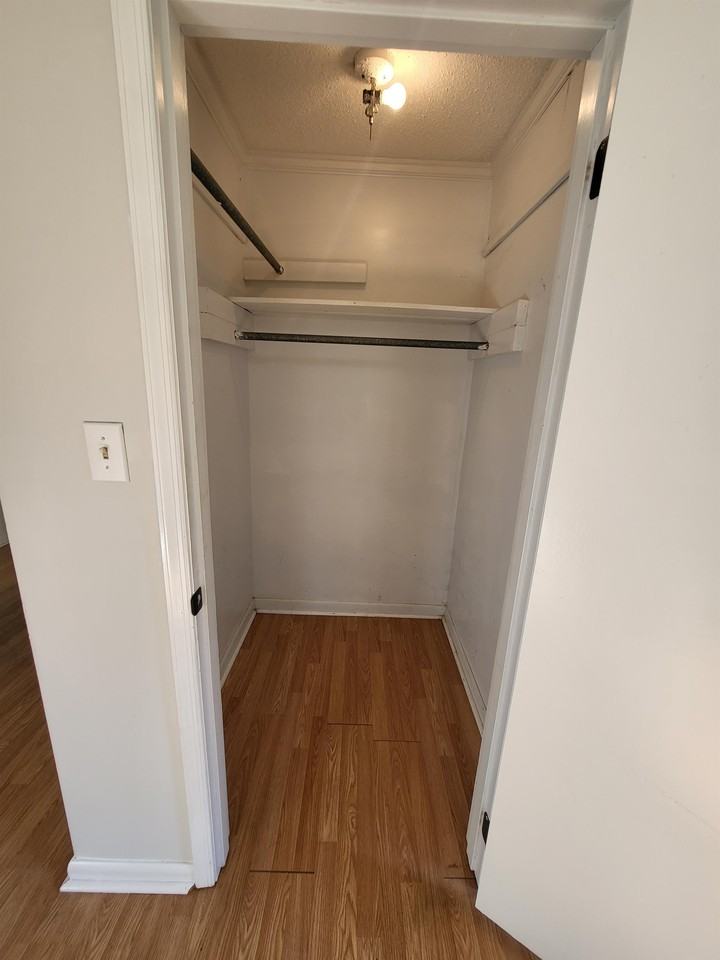 105 Pinecrest Dr #1 - Photo 3 of 23