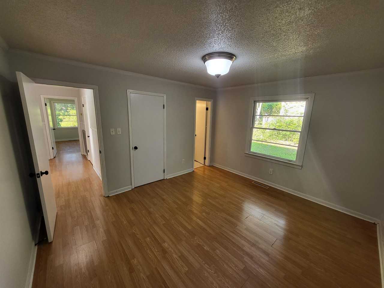105 Pinecrest Dr #1 - Photo 6 of 23