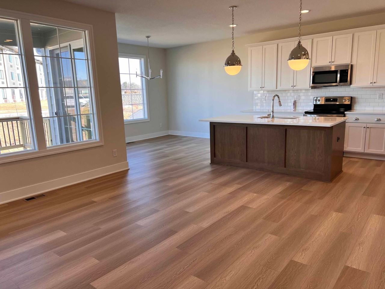 470 S 91st St - Photo 2 of 11