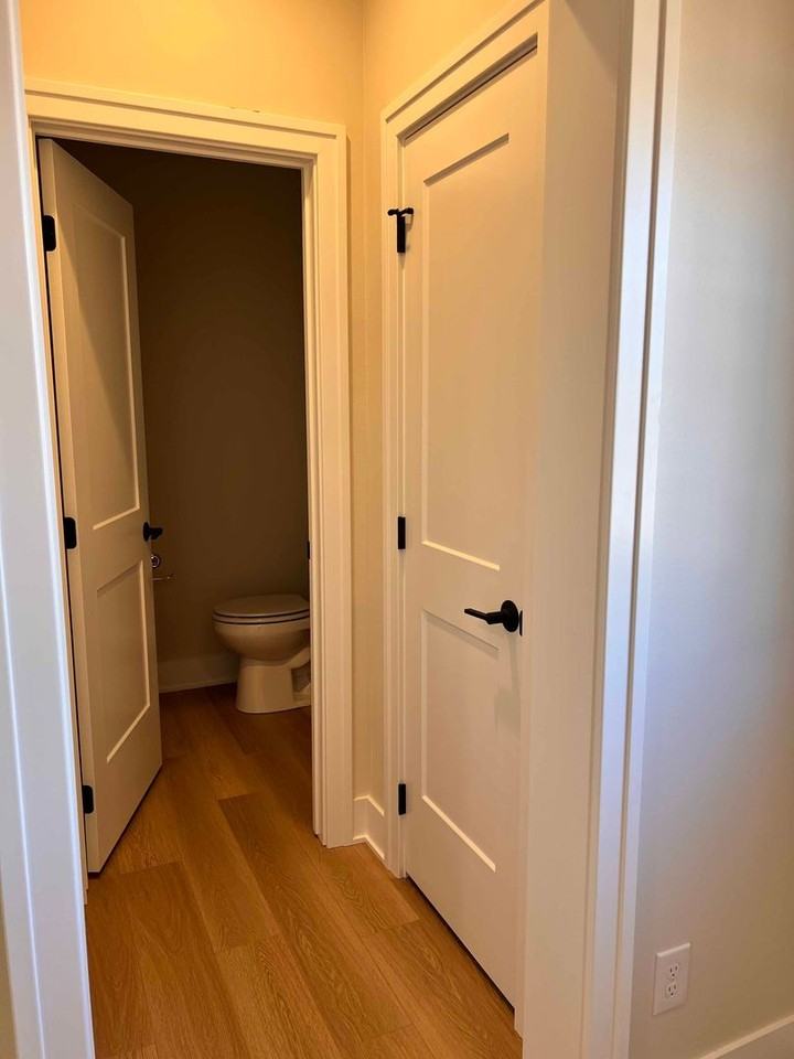 470 S 91st St - Photo 5 of 11