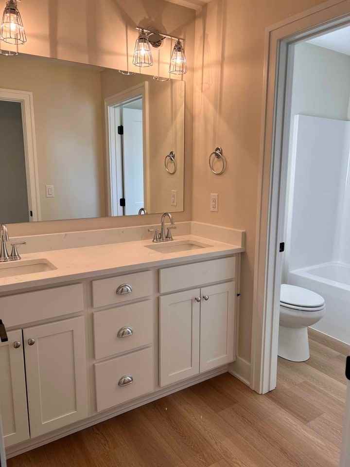 470 S 91st St - Photo 6 of 11