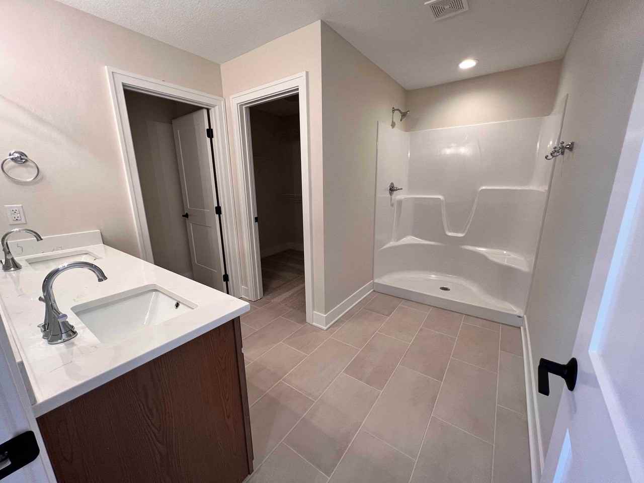 470 S 91st St - Photo 7 of 11