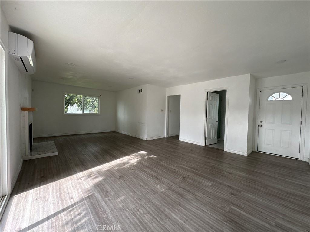 684 N Unruh Ave - Photo 3 of 14