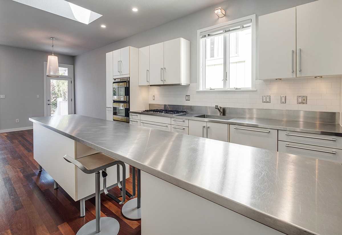 246 Elsie St - Photo 3 of 24