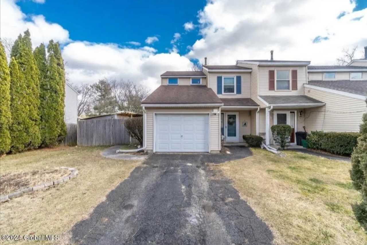 19 Louis Ave - Photo 3 of 32