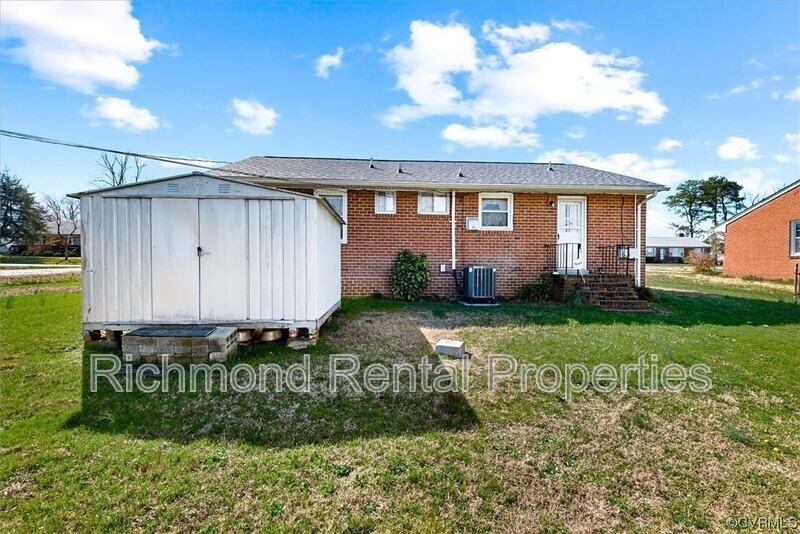 2520 Farrand Street - Photo 4 of 20