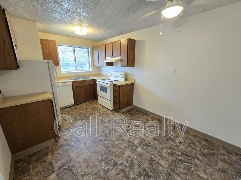 8516 N Mayfair St #18 - Photo 4 of 9