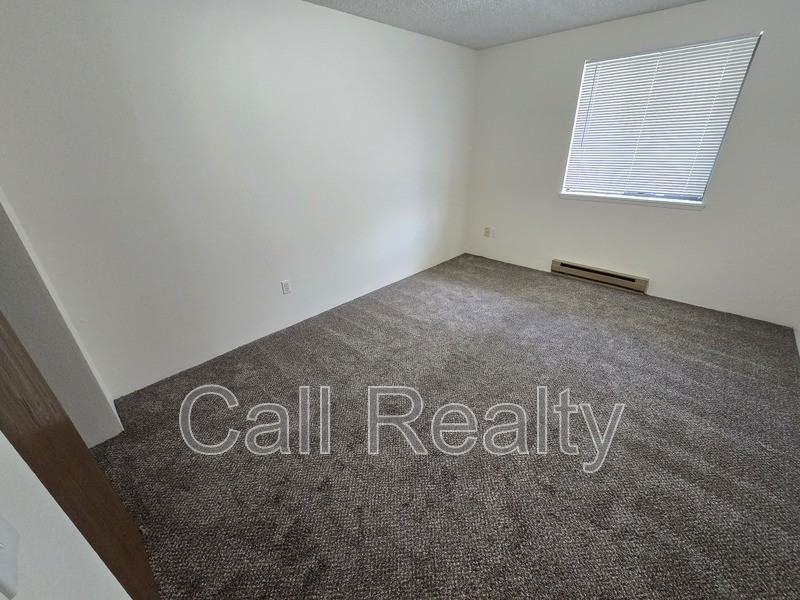 8516 N Mayfair St #18 - Photo 7 of 9