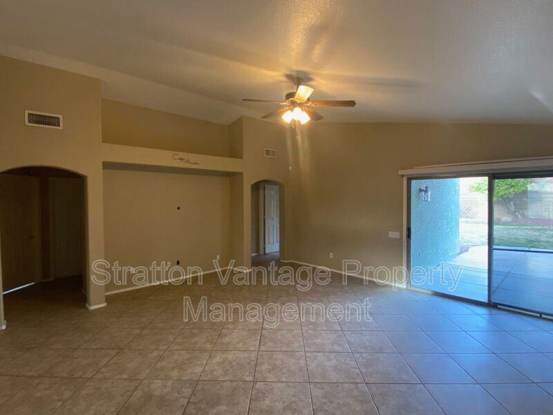 2507 S Lorena - Photo 3 of 17
