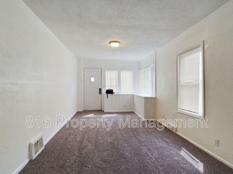 7132 Bellefontaine Ave - Photo 2 of 14