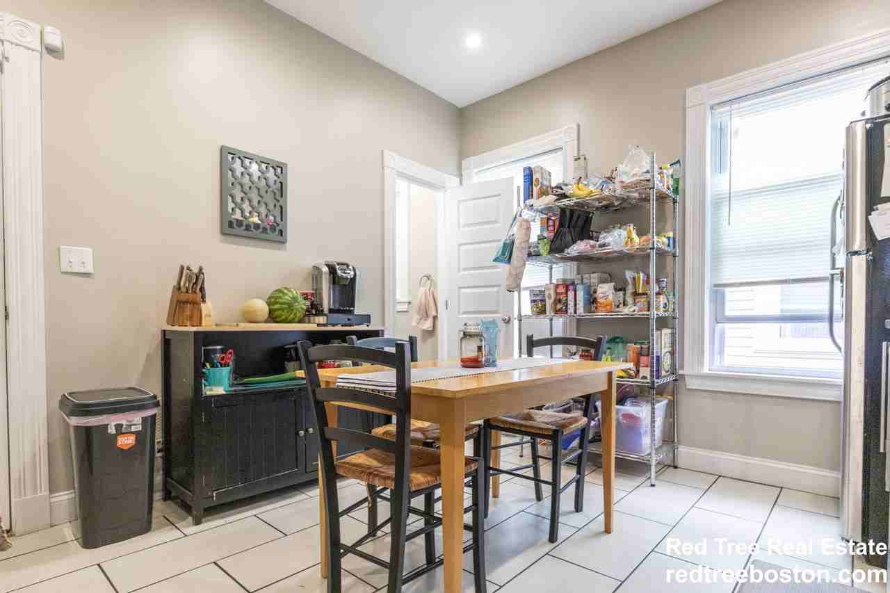 35 Harbor View St #3 - Photo 3 of 23