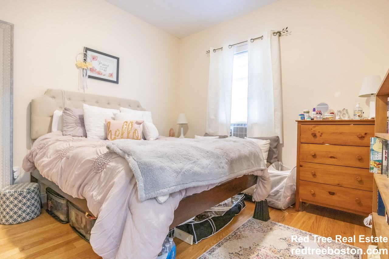 35 Harbor View St #3 - Photo 7 of 23