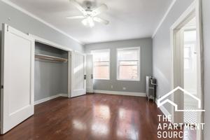 featured image of 6930 N Greenview Ave #307