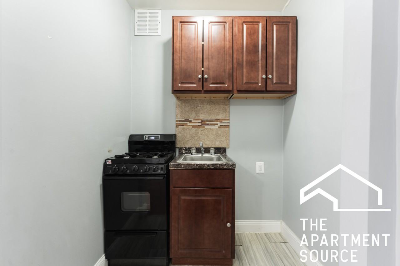 6930 N Greenview Ave #307 - Photo 3 of 9