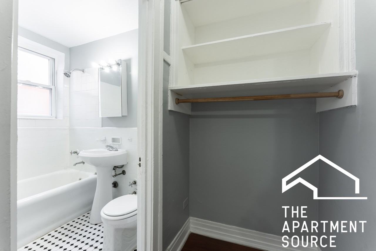 6930 N Greenview Ave #307 - Photo 4 of 9
