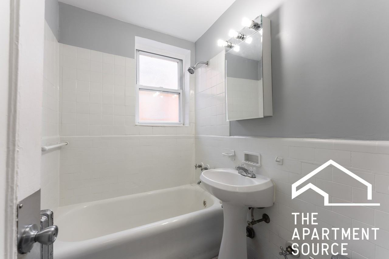 6930 N Greenview Ave #307 - Photo 5 of 9