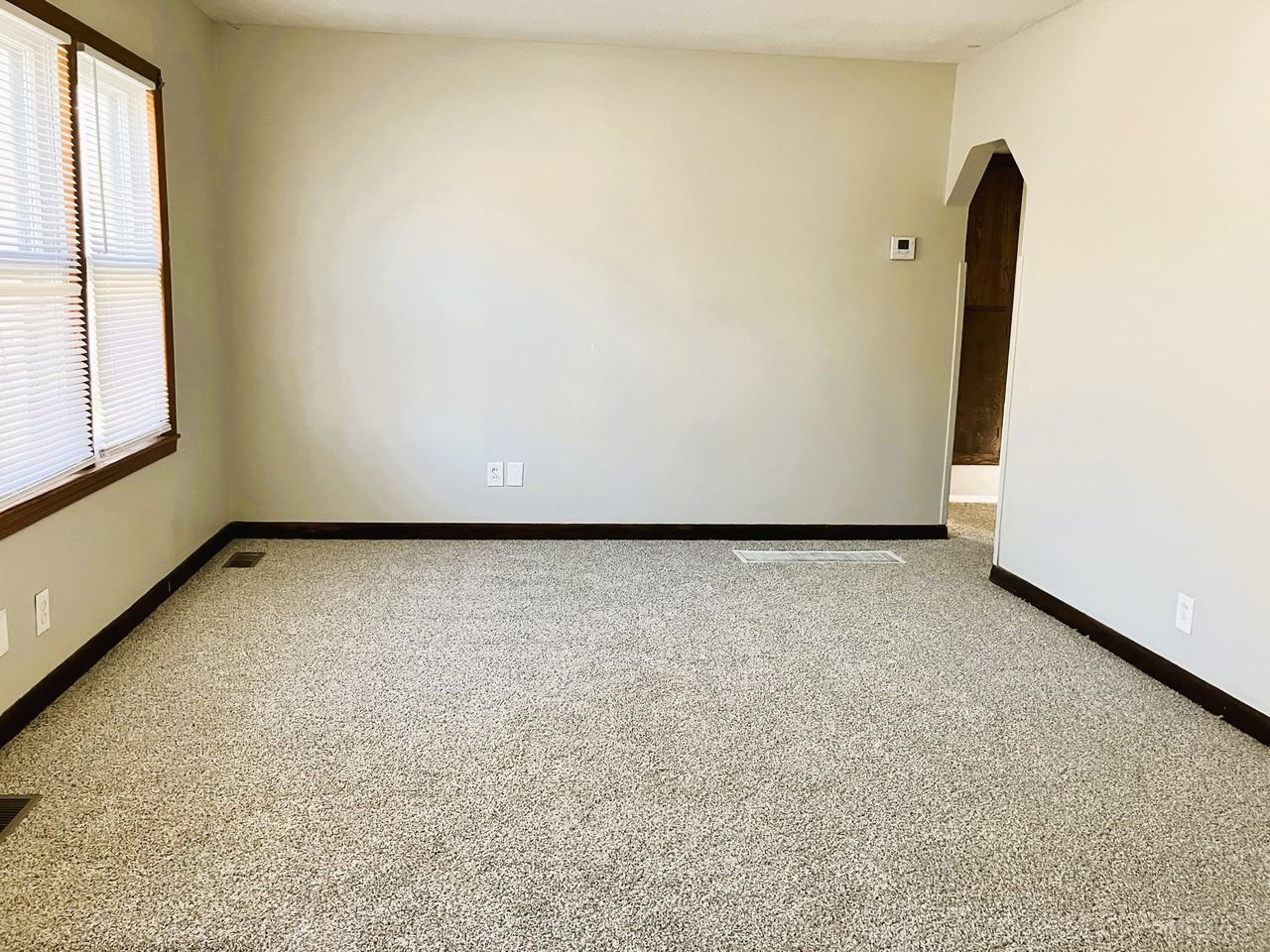 825 W 33rd St N - Photo 2 of 10