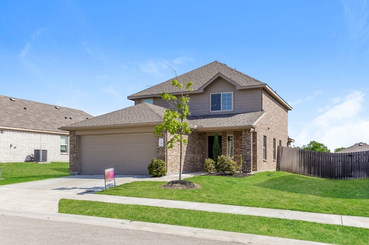 1302 Starling Ln - Photo 2 of 18
