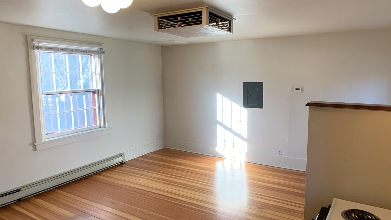 414 E Dale St - Photo 2 of 7